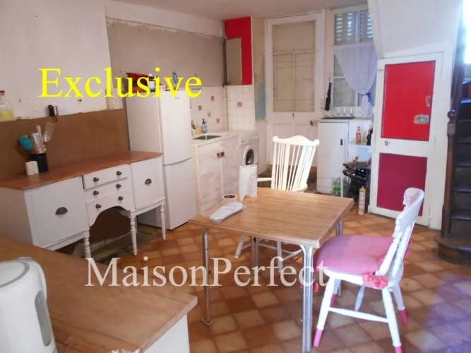 House to Restore/Renovate to it's Former Classic Elegance. C/H 4 + Bed French Town House. Courtyard. Garden. Easy P… photo 3
