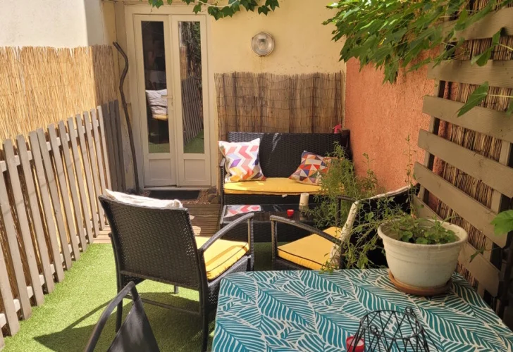 Charming Character Apartment with Courtyard and its Summer Kitchen.
