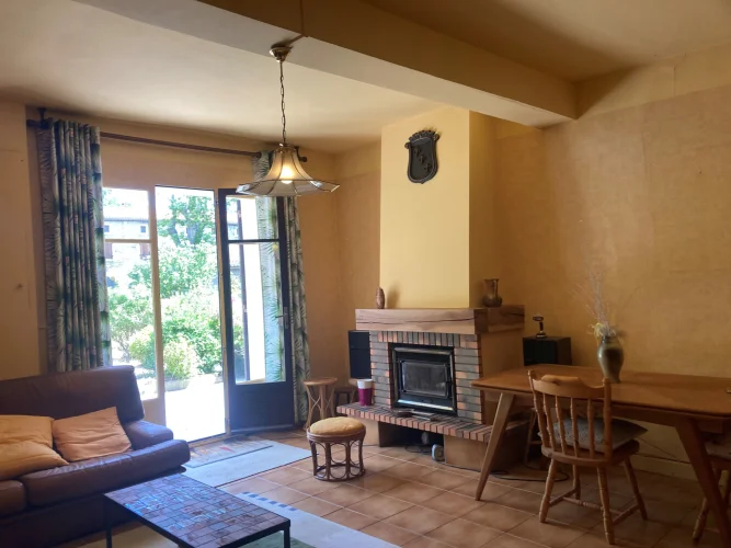 In a Lively Village, Charming House in Good Condition with Garden photo 3