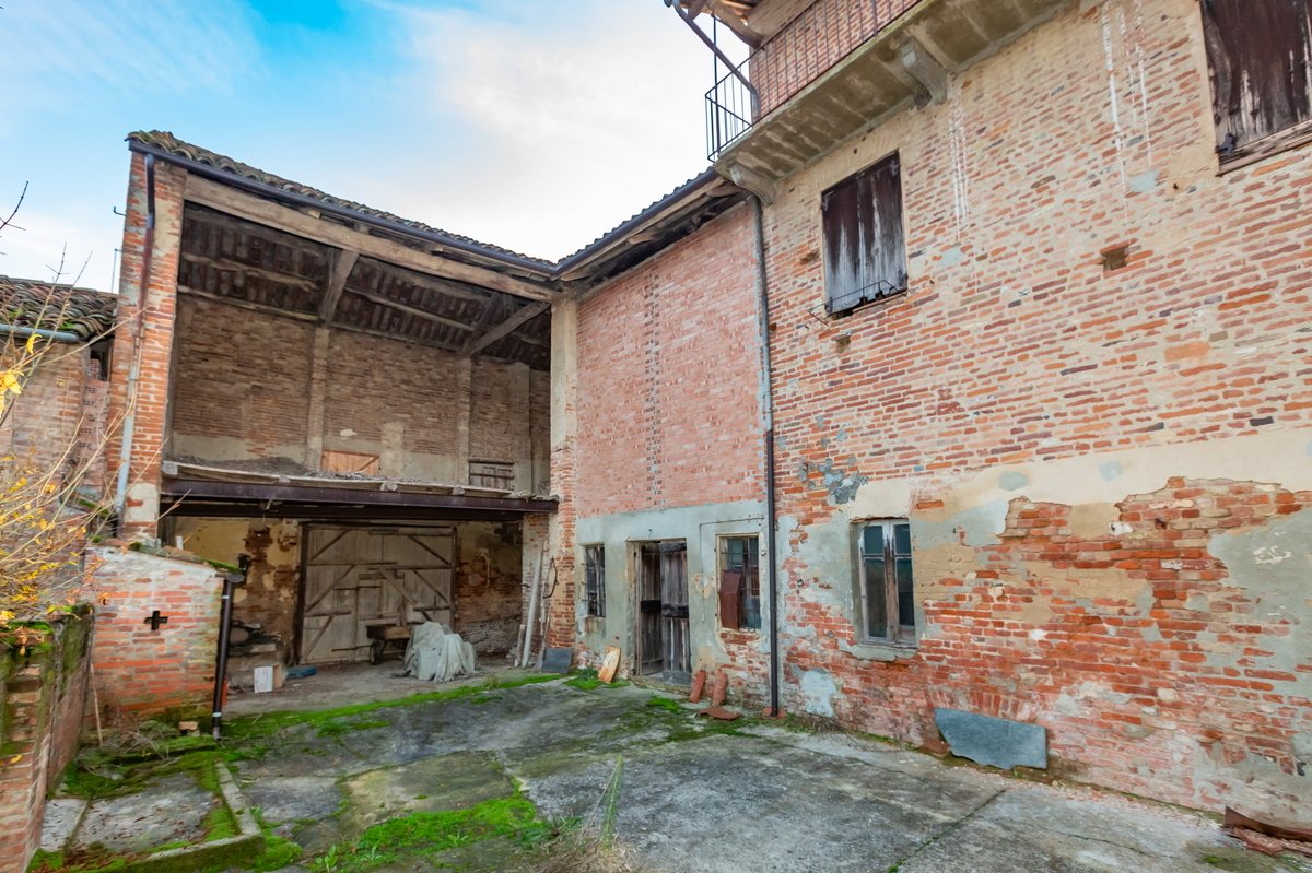 Property in Calliano photo 5