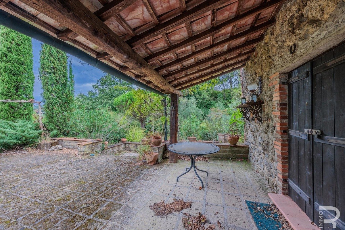 Property in Massa Marittima photo 5