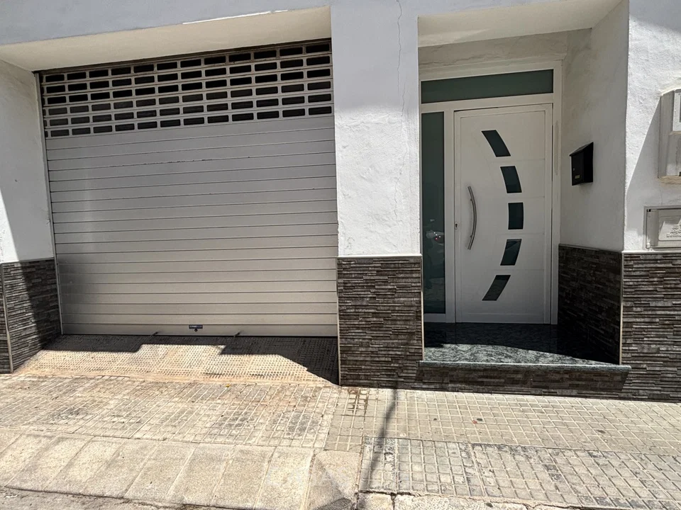 Town house in Oliva, Valencia province photo 3