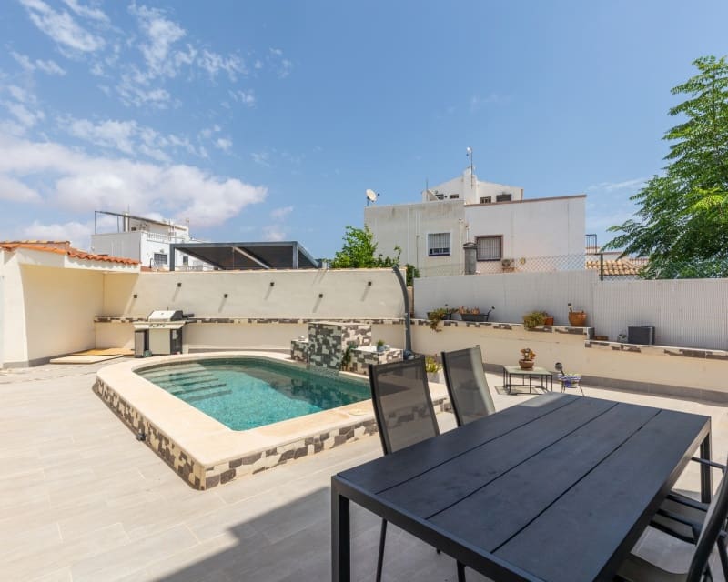Apartment for sale in Los Altos, Alicante photo 3