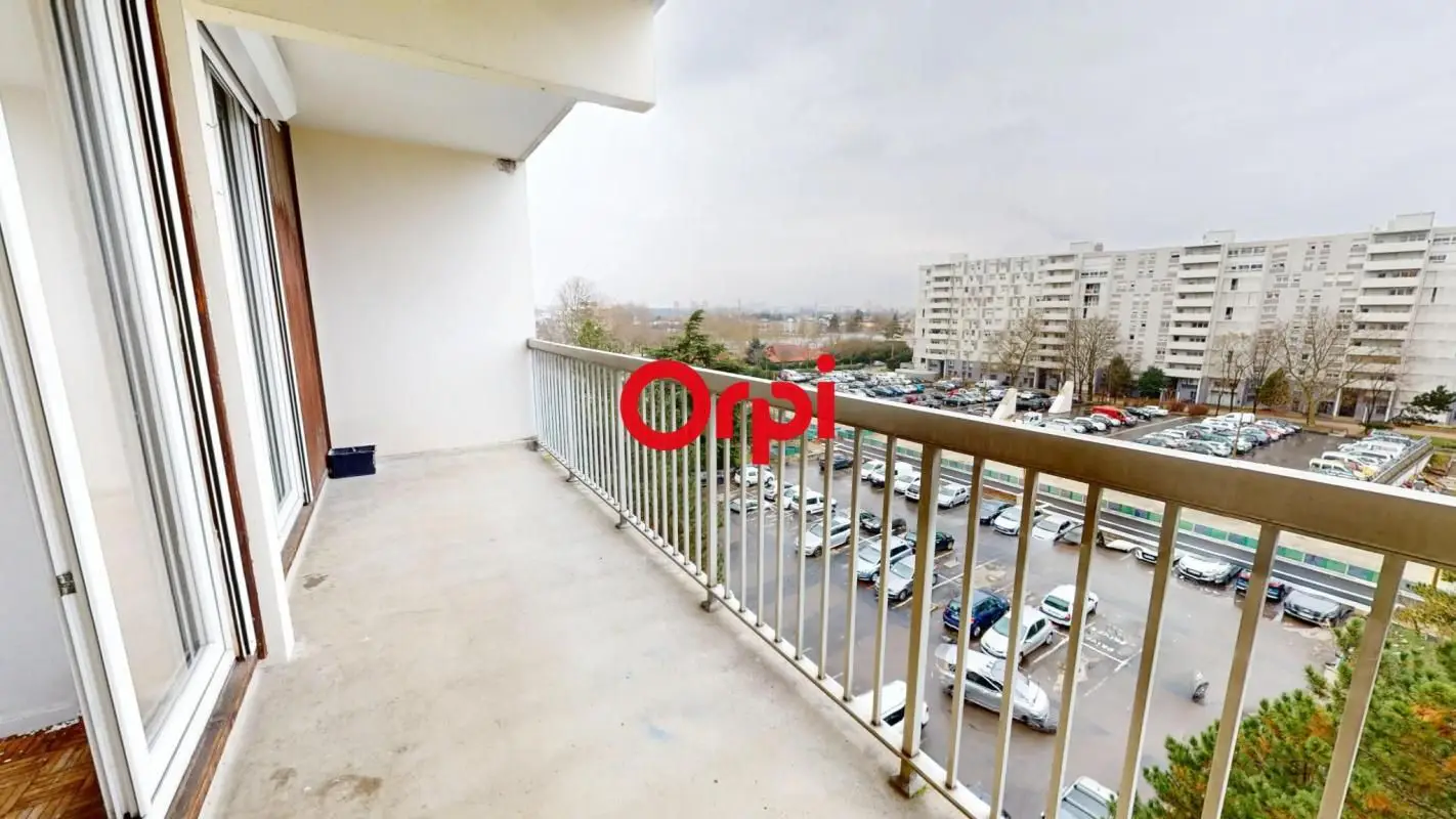 Apartment for sale in Vaulx En Velin — 2 bedrooms, 67 m² photo 5