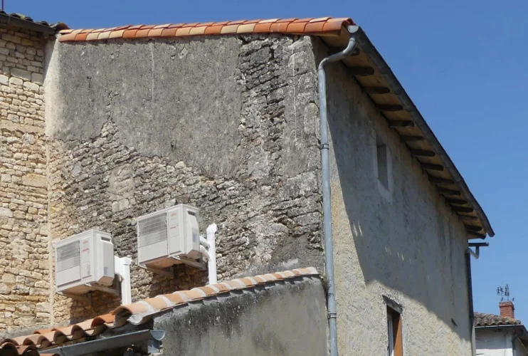 Renovated Town House, Heating/Air Com and Courtyard photo 2