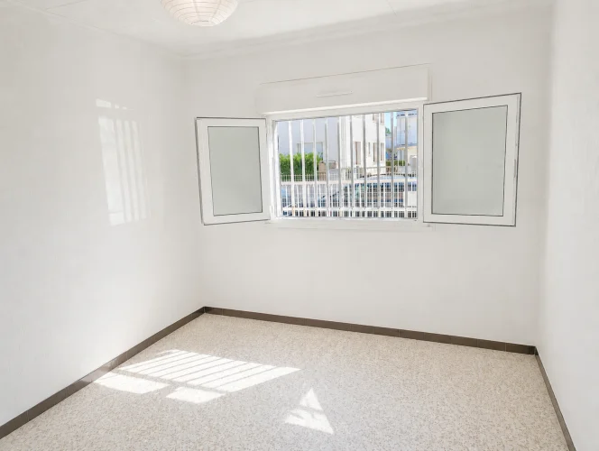 Large Ground-Floor Apartment (P3 Type) Requiring Renovation photo 4