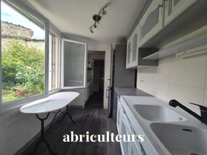 Townhouse with Courtyard and Conservatory for Sale in Cognac (16100) photo 5