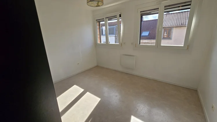 Ref 4026 - Very Bright, Spacious House in Town Center with Garage! photo 5