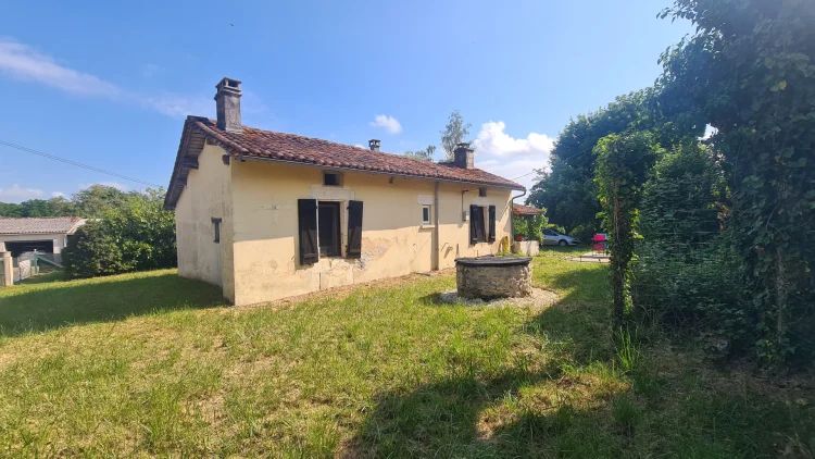 Pretty Country Stone Cottage in a Hamlet Near Aubeterre Sur Dronne photo 3