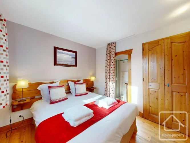 Furnished Apartment under a Commercial Lease, with 2 Bedrooms, 2 Bathrooms, a Cellar, a Ski Locker, photo 2