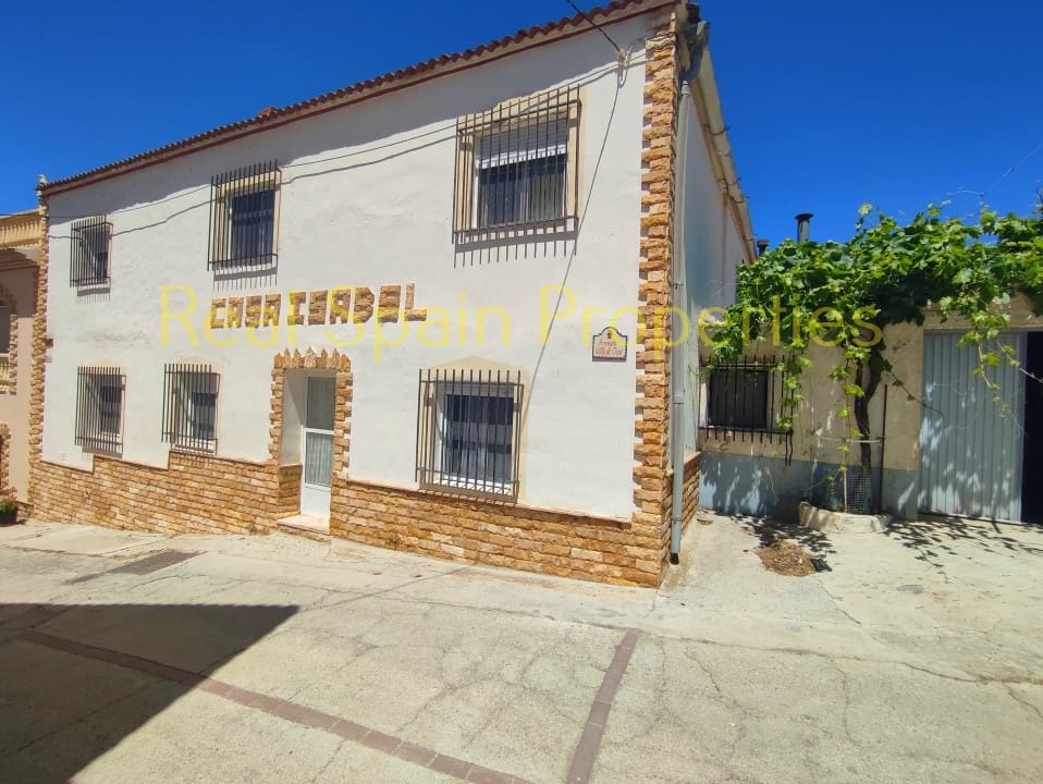 Townhouse for sale in Los Cerricos, Oria, Almería