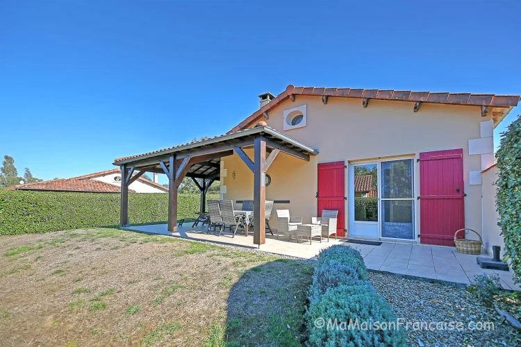 Well Maintained 2bed/2bath Villa, Communal Swimming Pool Close to a 27 Hole Golf Course photo 3
