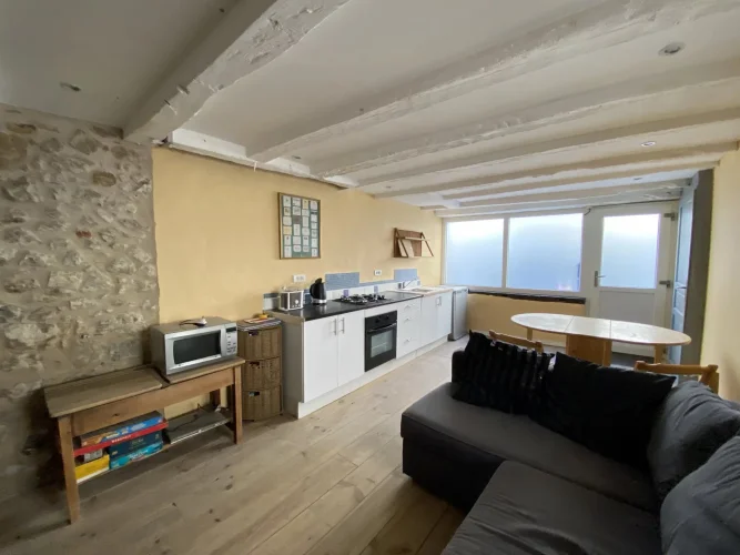 Lovely Townhouse in the Centre of Le Dorat, Walking Distance from the Shops photo 3