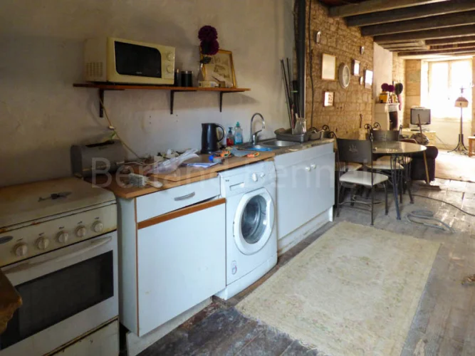 Stone Town House to Renovate with Garden photo 3