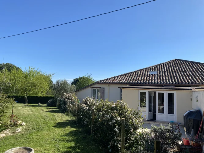Roquecor Single-Storey House on the Edge of the Village, Lar photo 3