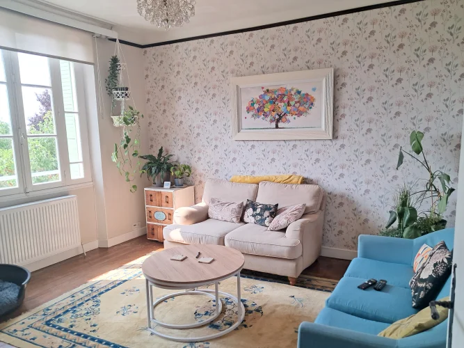 Beautiful, Detached 4 Bed House. Close to all Amenities