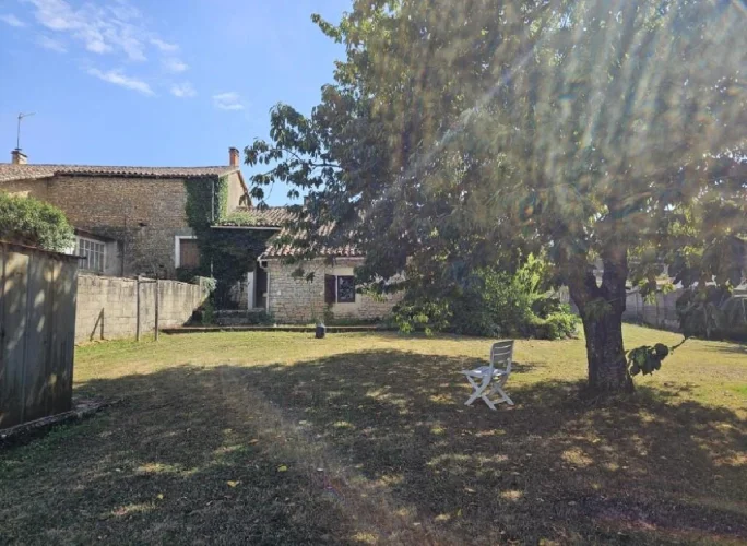 2 Bed House for Sale in Sauzé-Vaussais photo 3