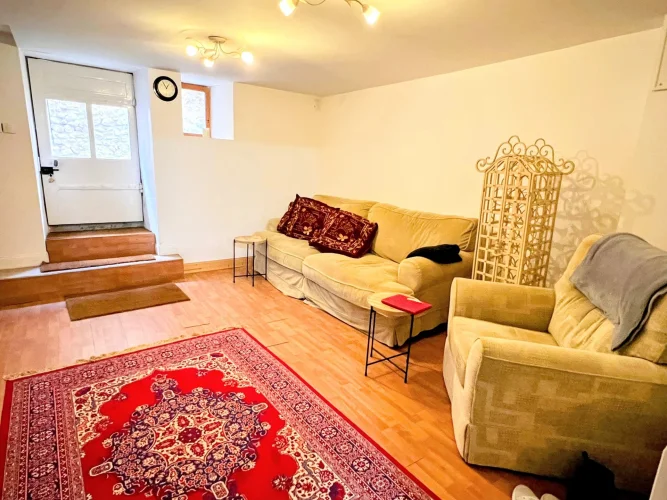 Fantastic Town Location, Renovated with Style, just Turn the Key and Relax!! photo 3