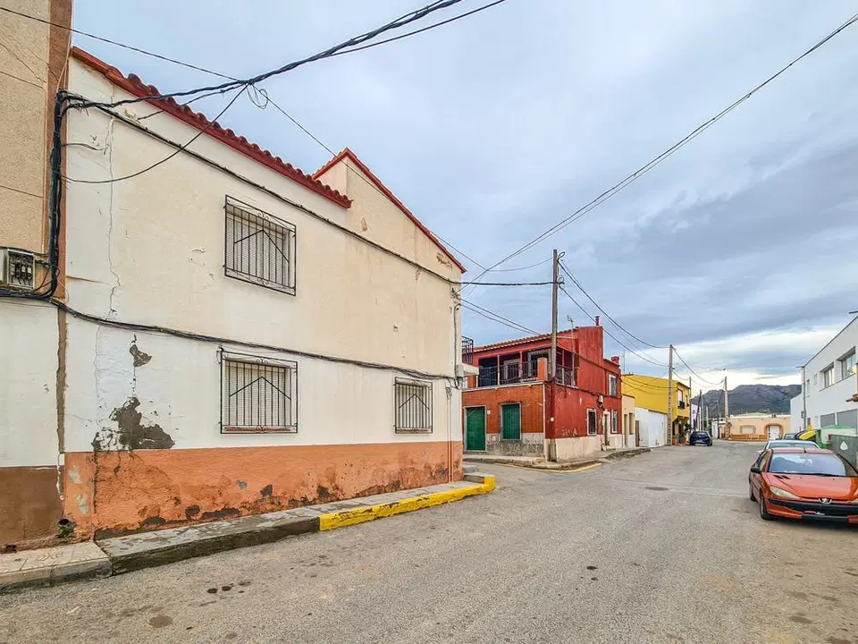 Vera Living Real Estate photo 2