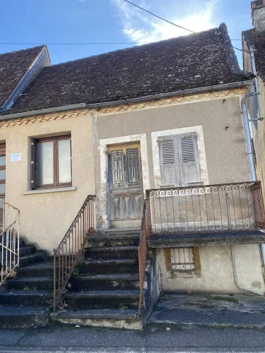 Exclusivity: Small Stone House Set to Renovate photo 3