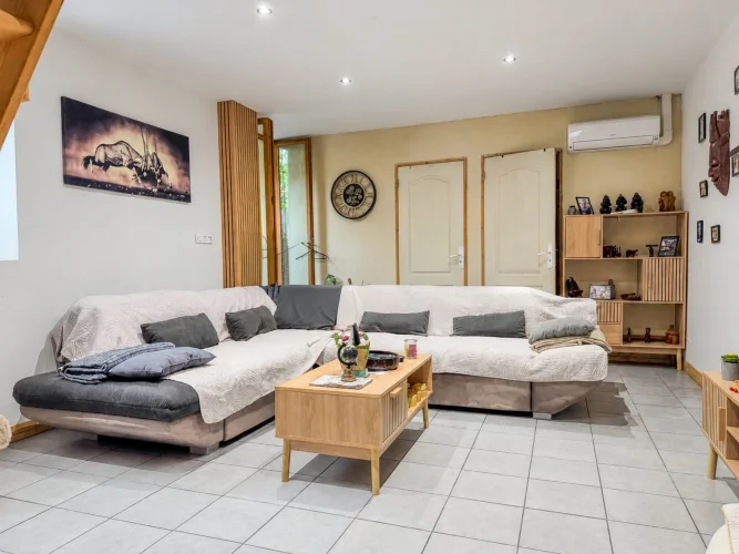 Charming Renovated Village House with Courtyard and Garden
