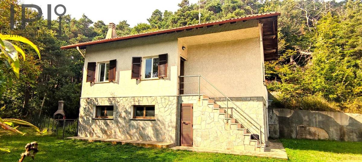 Property in Giusvalla photo 2