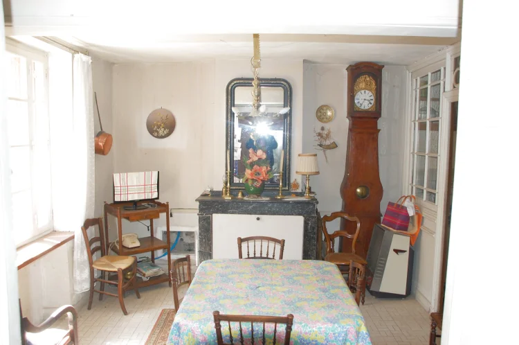 Village House with Terrace and Spacious Rooms in the Heart O photo 3