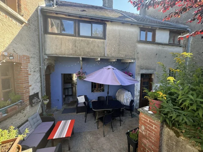 Haute Vienne - Large Family Townhouse with Many Possibilities Including Bed and Breakfast Potential photo 4