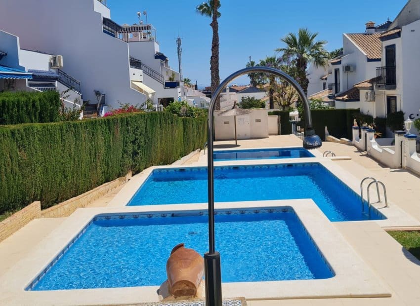 Bungalow for sale in Villamartin, Orihuela, Alicante photo 2