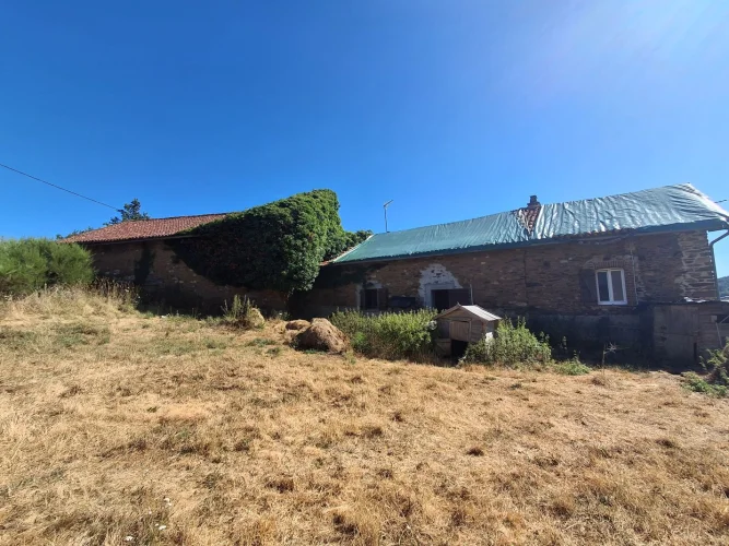 2 Bed House for Sale in Châteauneuf-la-Forêt