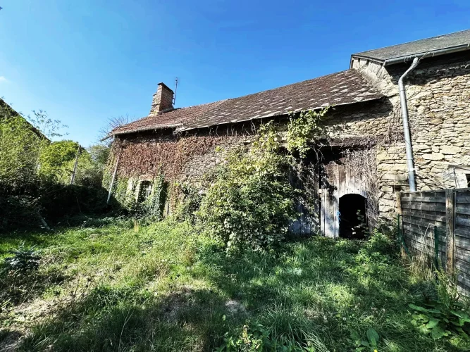 House to Renovate Near Noth