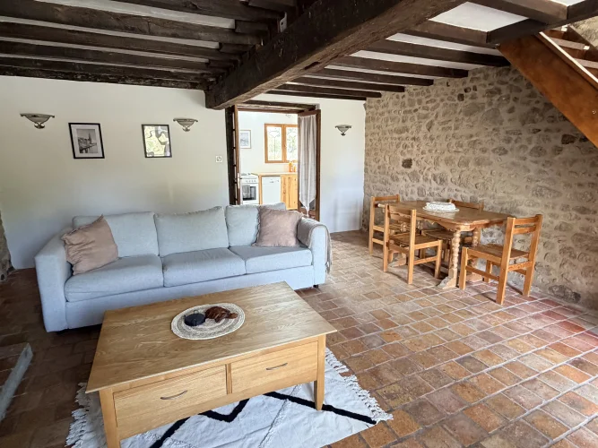 Charming Detached Two Bedroom Village House with Large Barn photo 3
