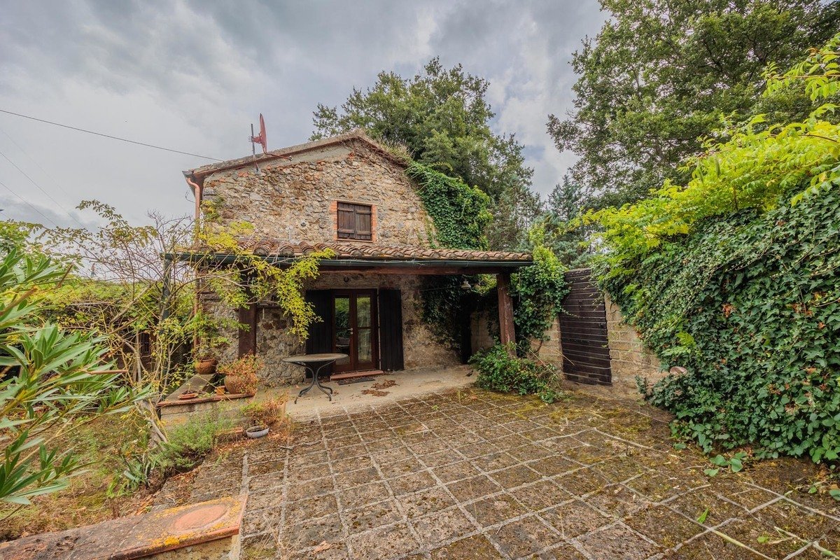 Property in Massa Marittima photo 3