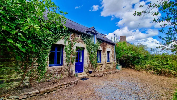 Morbihan Beautiful Stone Country-Cottage, 3 Bedrooms, Mezzanine Studio, Large Garden, Garage and Sheds