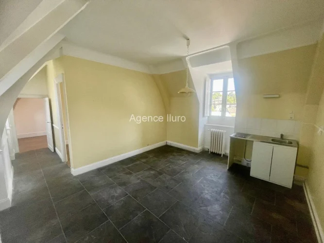 Oloron - in a Prestigious Residence, Beautiful T3 Apartment with Parking Space