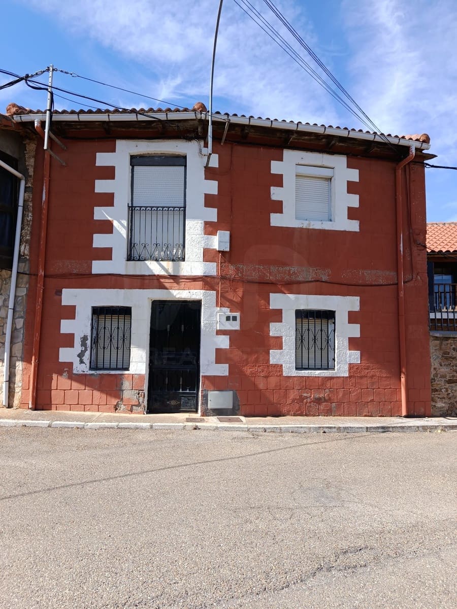 Townhouse for sale in Val de San Lorenzo, León