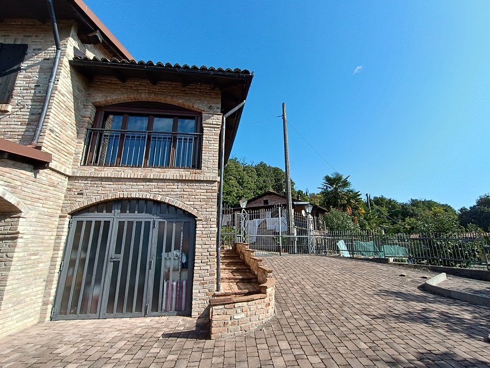 Property in Castelletto Merli photo 3