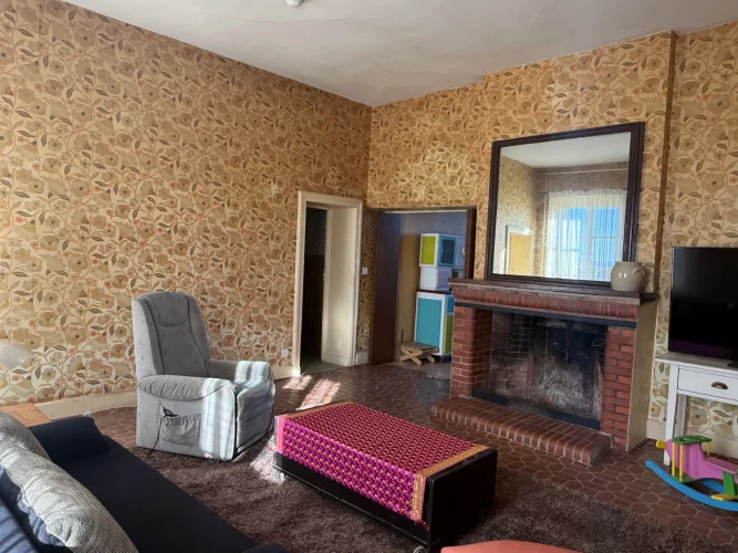 Auv 1217: Large Renovation Project: 920m² Building on 8450m² photo 4