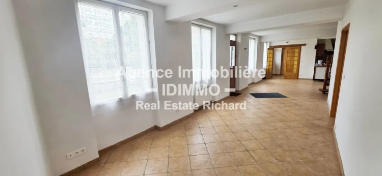Exclusive to Idimmo: Contemporary 5-Room House - 137 photo 4