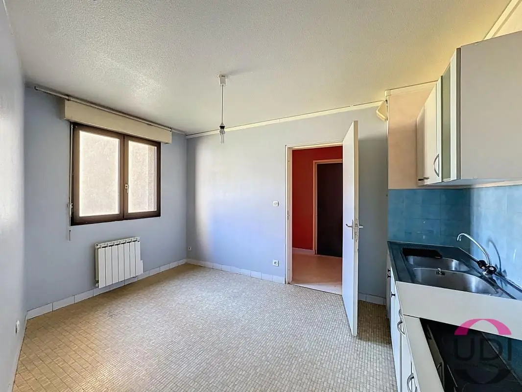Apartment for sale in Montluçon — 1 bedroom, 49 m² photo 3