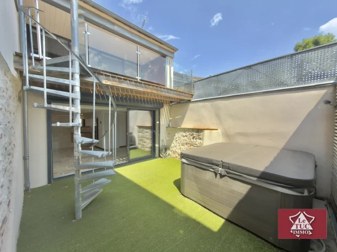 Townhouse with Terraces, Garage and Jacuzzi