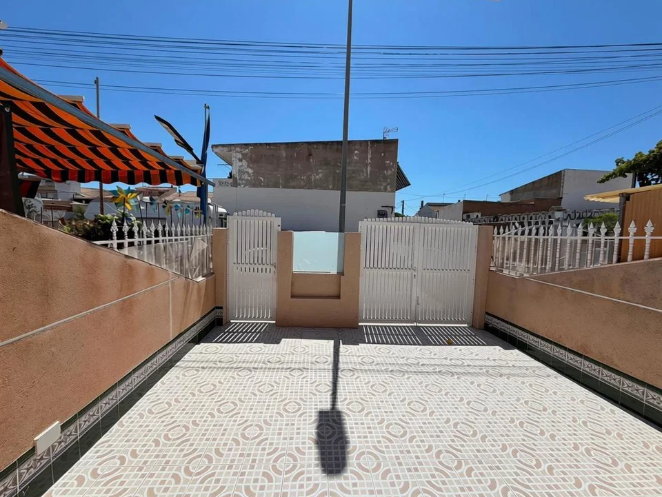 Town house in San Pedro Del Pinatar, Murcia province photo 3
