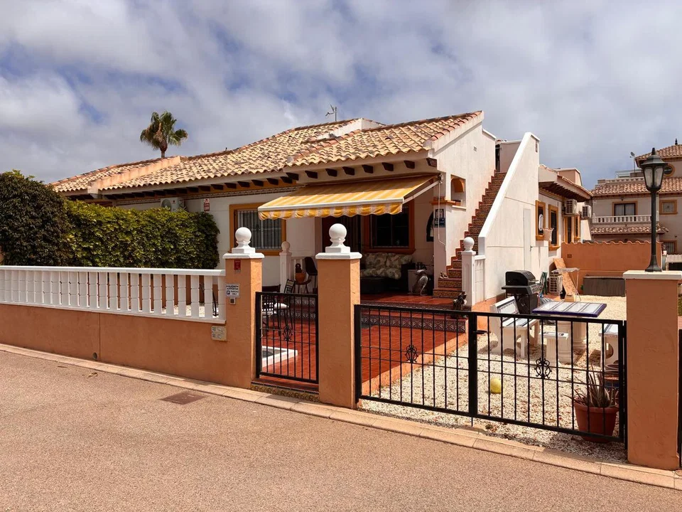 Villa in Cabo Roig, Alicante province