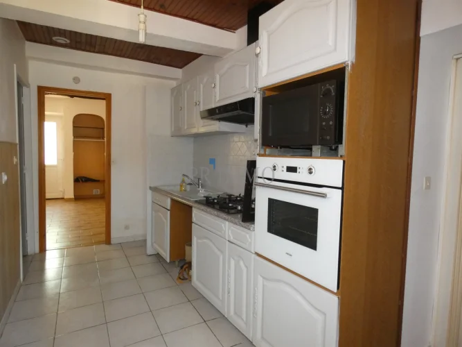 Ground-Level Apartment on 234 m² of Land with Garage and Cellar in Le Thoronet photo 4