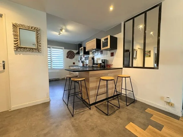 Family Home in Perfect Condition with Enclosed Garden and no Overlooking Neighbors photo 4