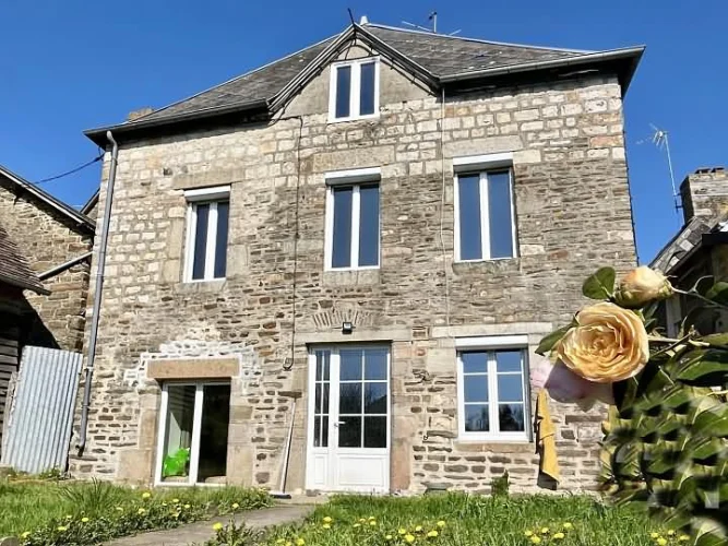 Semi-Detached Stone and Slate Property(75 sqm), Situated in a Town, Walking Distance to the Shops,