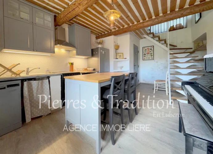 Luberon, Beautiful Village House with View and Terrace photo 3