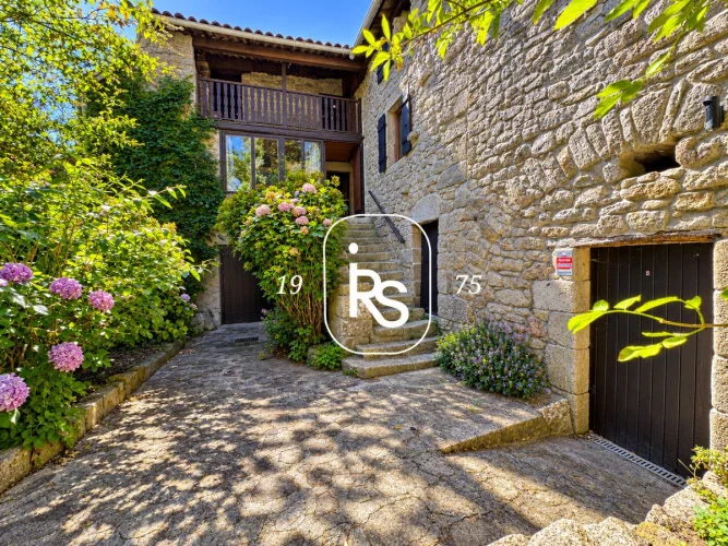 Authentic Stone House in a Hamlet of 154 m² to Finish Renovating with 650 m² of Land photo 3
