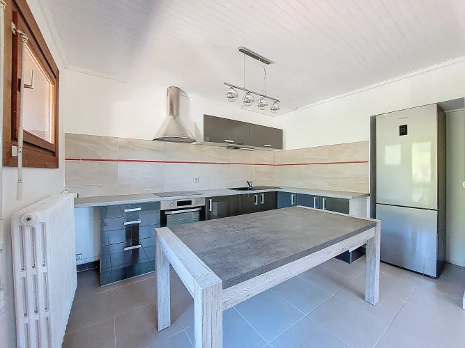 Stylish Renovated Apartment in the Centre photo 5