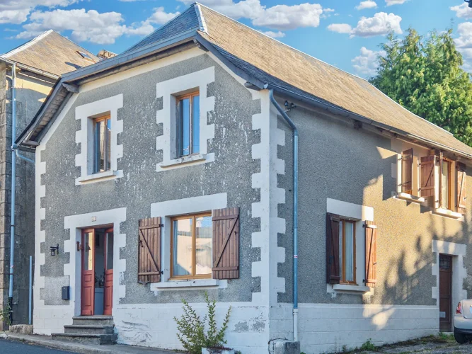 Correze. Treignac. Stone House with 2 Bedrooms. Fabulous View.